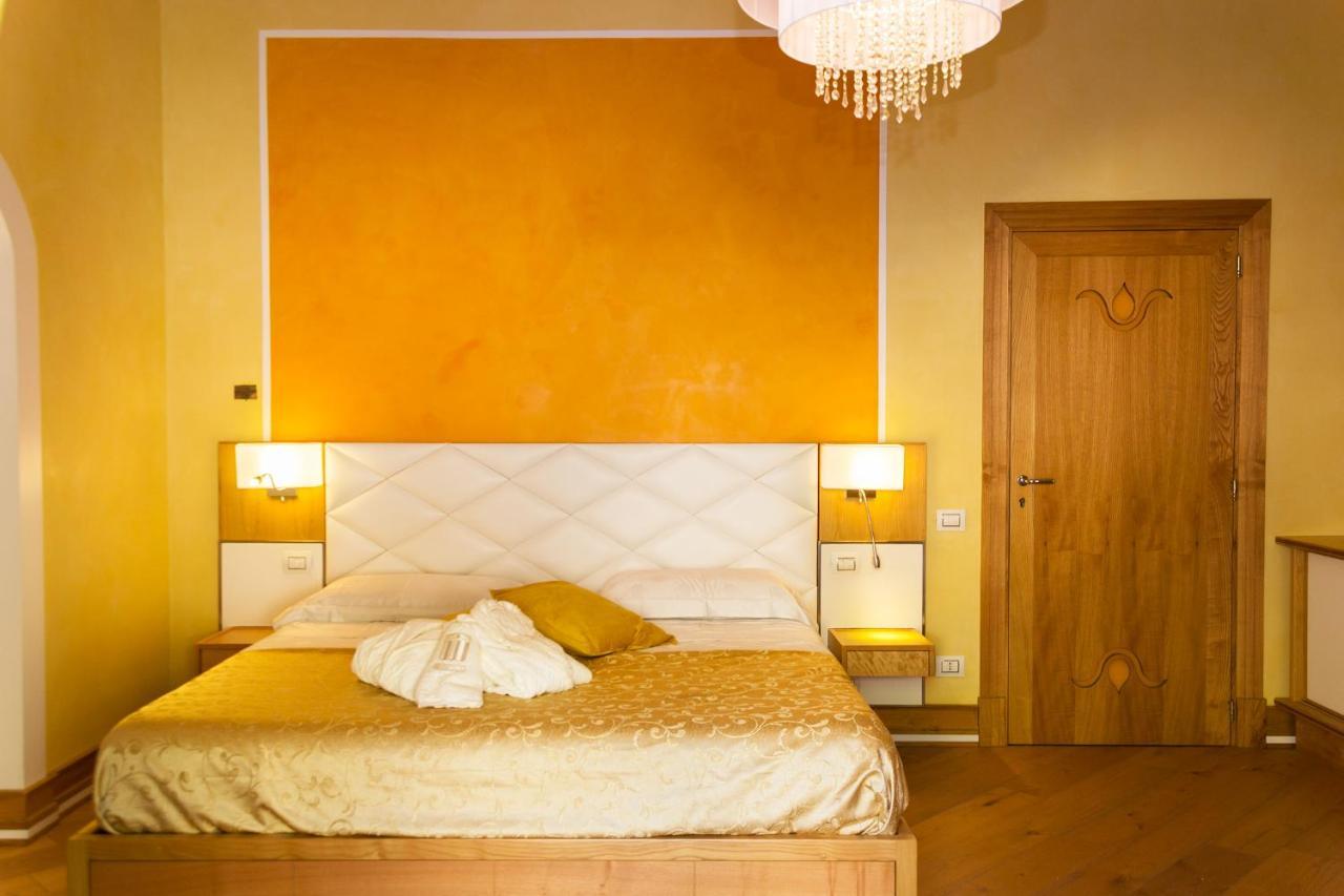 Villa Di Natale Pagani Exteriör bild